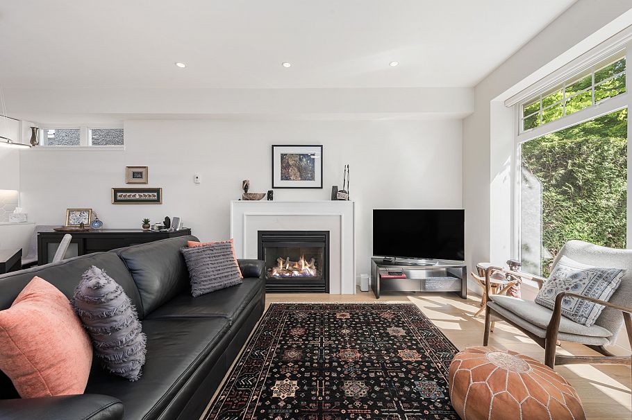 1823 Napier Street Vancouver, BC - 4