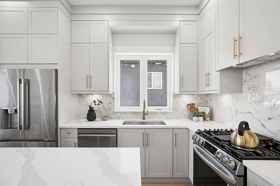 1 1005 E 55th Avenue Vancouver, BC - 12