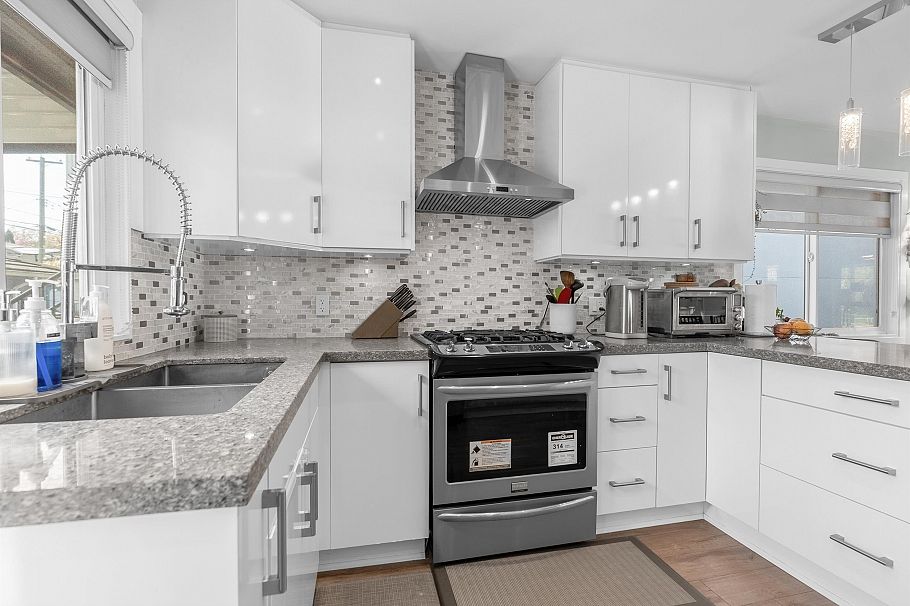 2576 E 27th Avenue Vancouver, BC - 7