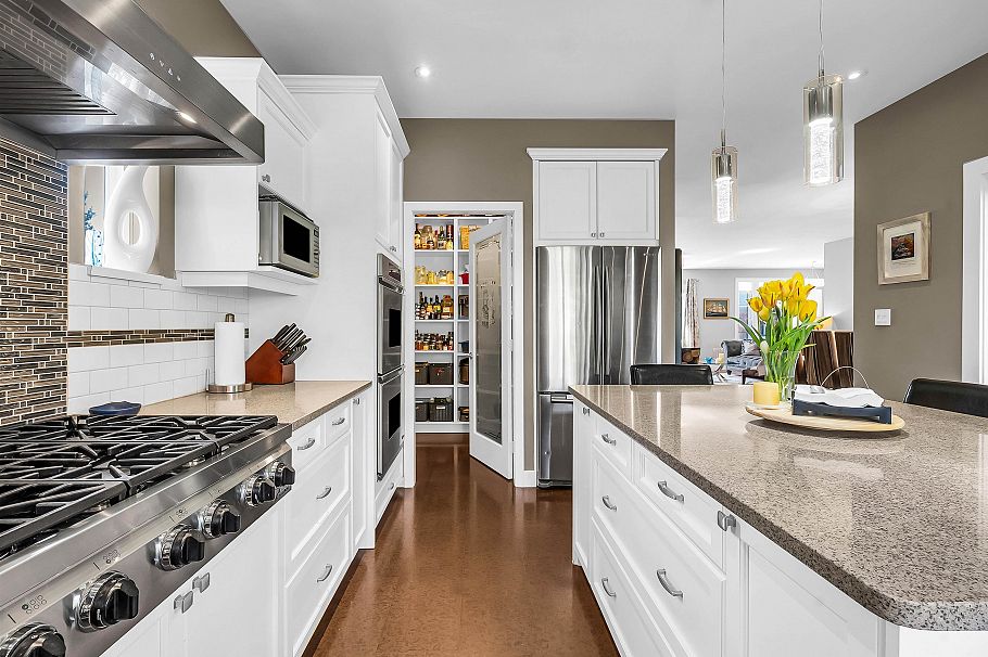 938 Beaumont Drive North Vancouver, BC - 10