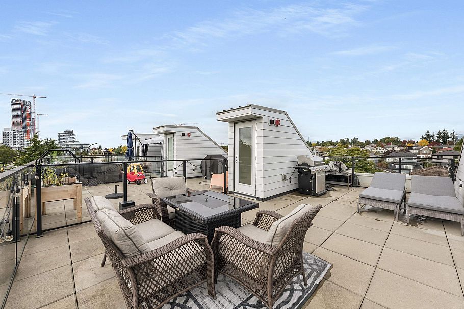 138 W Woodstock Avenue Vancouver, BC - 29