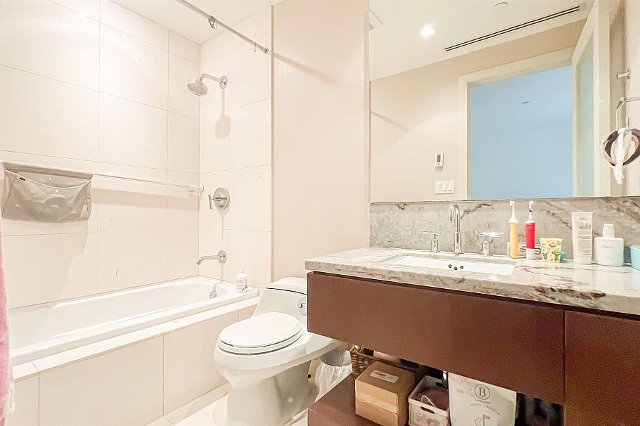 1133 W Cordova Street Vancouver, BC - 25