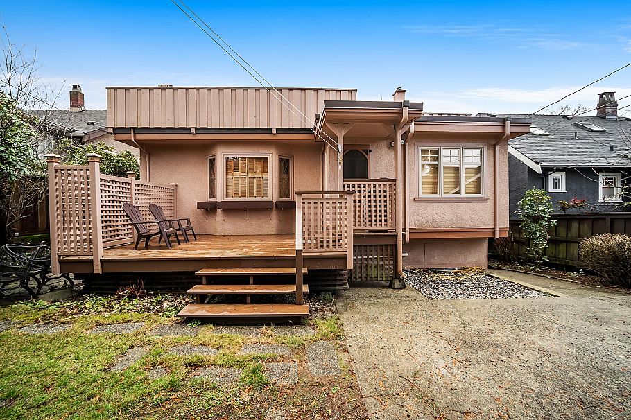 3537 W 31st Avenue Vancouver, BC - 37