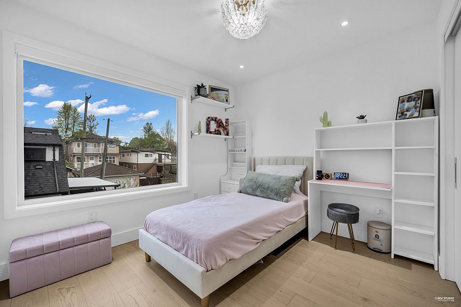 2796 E 4th Avenue Vancouver, BC - 28