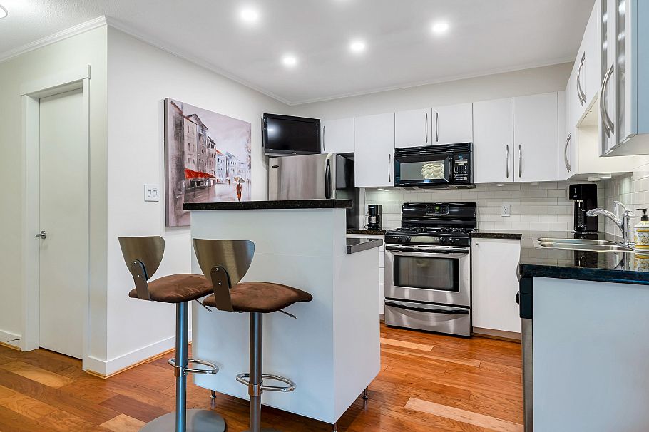 102 736 W 14th Avenue Vancouver, BC - 6