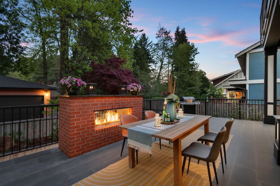 4177 Doncaster Way Vancouver, BC - 4