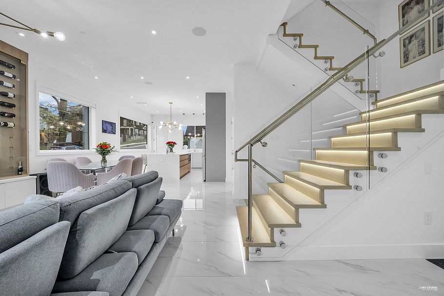 2796 E 4th Avenue Vancouver, BC - 11