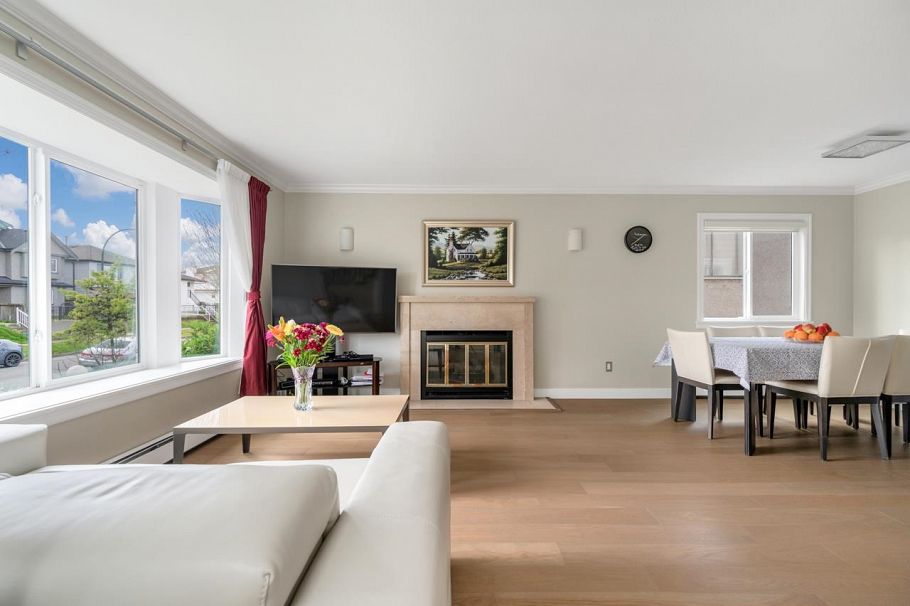 3639 E 26th Avenue Vancouver, BC - 4