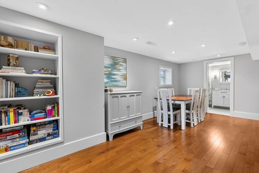 2281 E 7th Avenue Vancouver, BC - 25