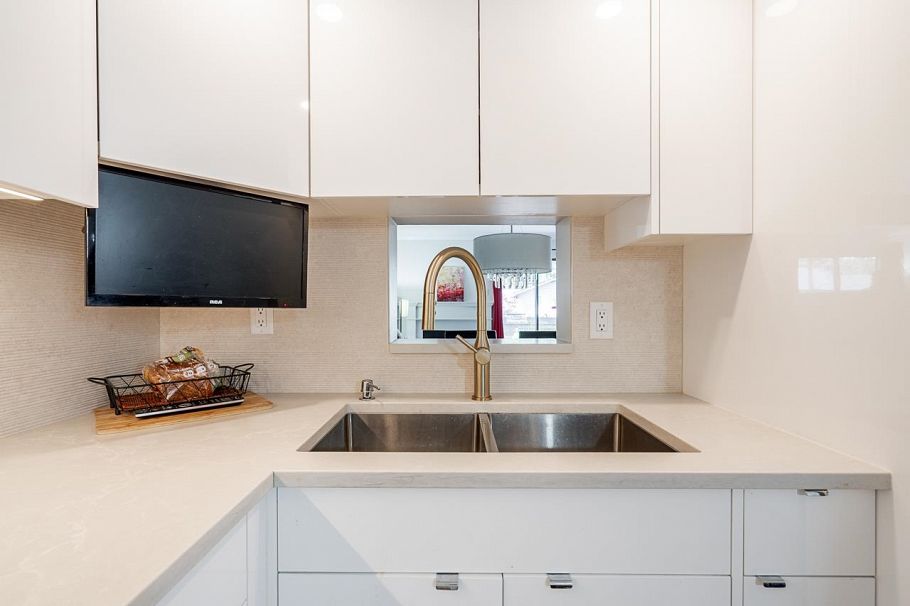 2 1960 Rufus Drive North Vancouver, BC - 5