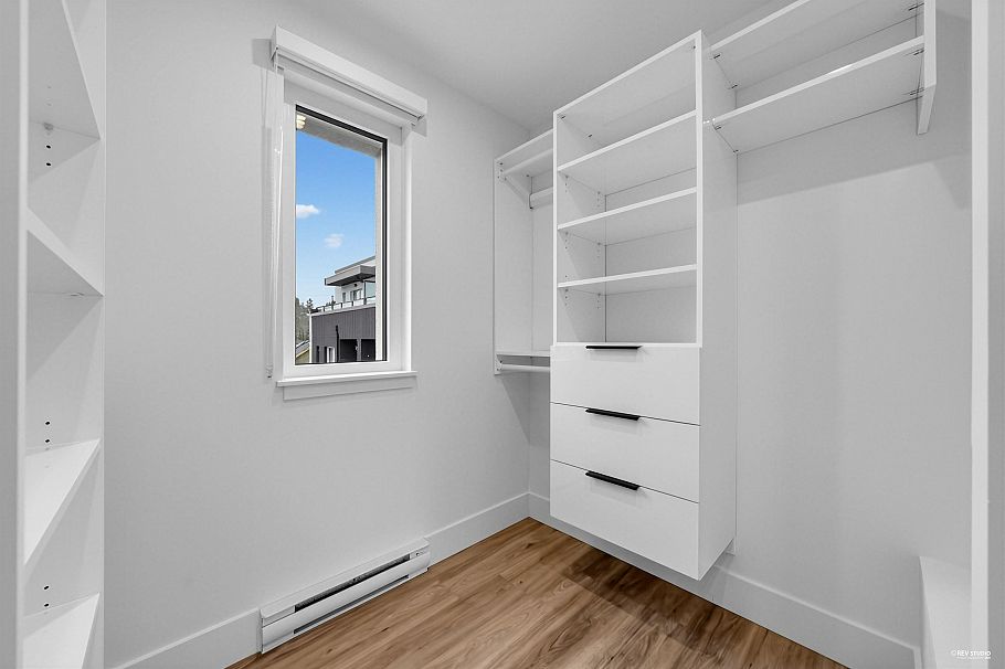 2071 E 1st Avenue Vancouver, BC - 23