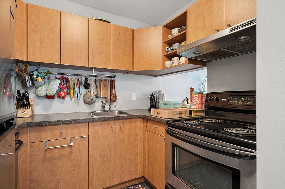 407 1345 Comox Street Vancouver, BC - 10