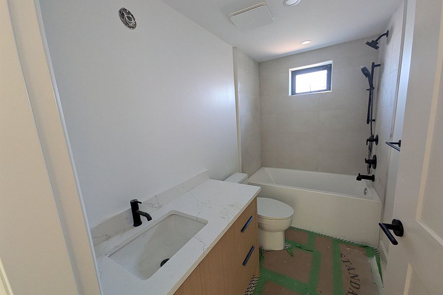 918 E 16th Avenue Vancouver, BC - 17