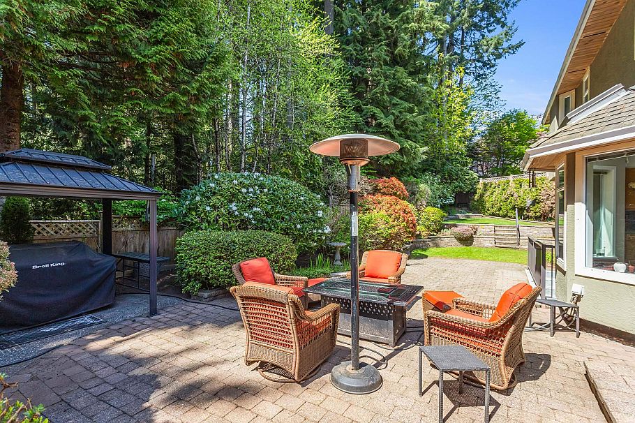 2465 Berton Place North Vancouver, BC - 35