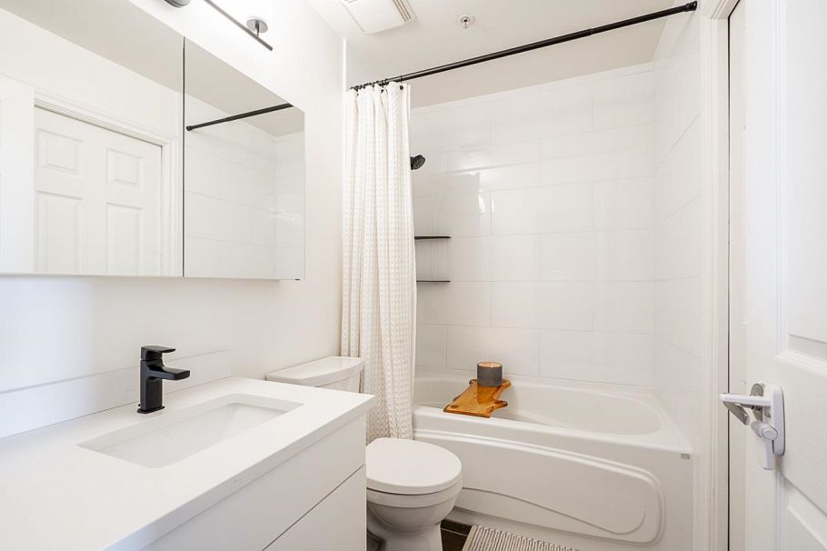 401 128 W 21st Street North Vancouver, BC - 20