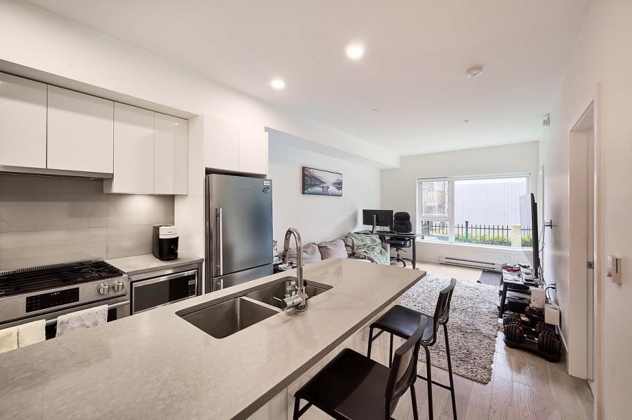 103 2666 Duke Street Vancouver, BC - 9