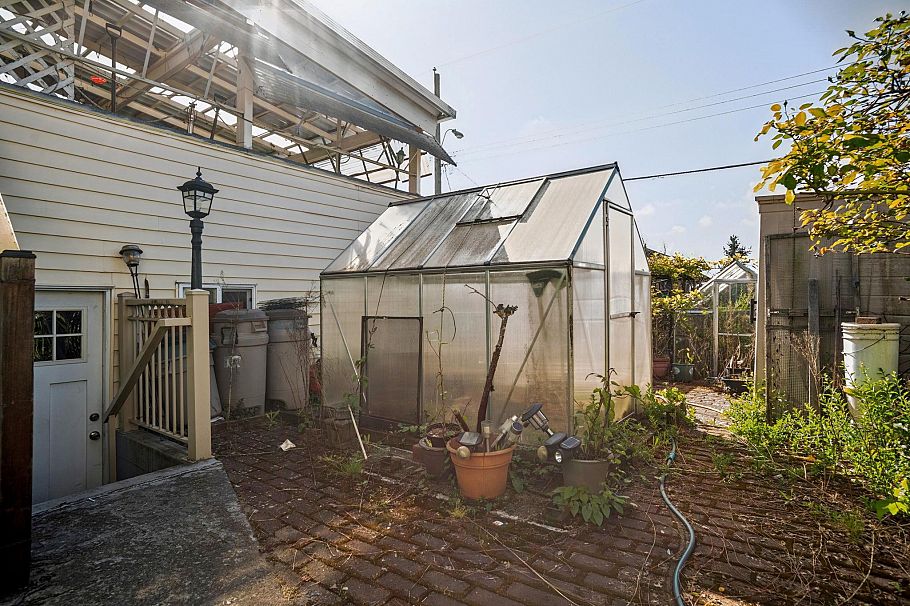 1388 E 60th Avenue Vancouver, BC - 34