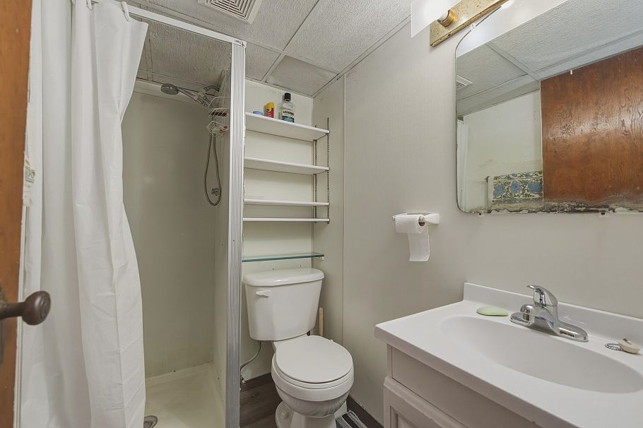 433 E 48th Avenue Vancouver, BC - 39