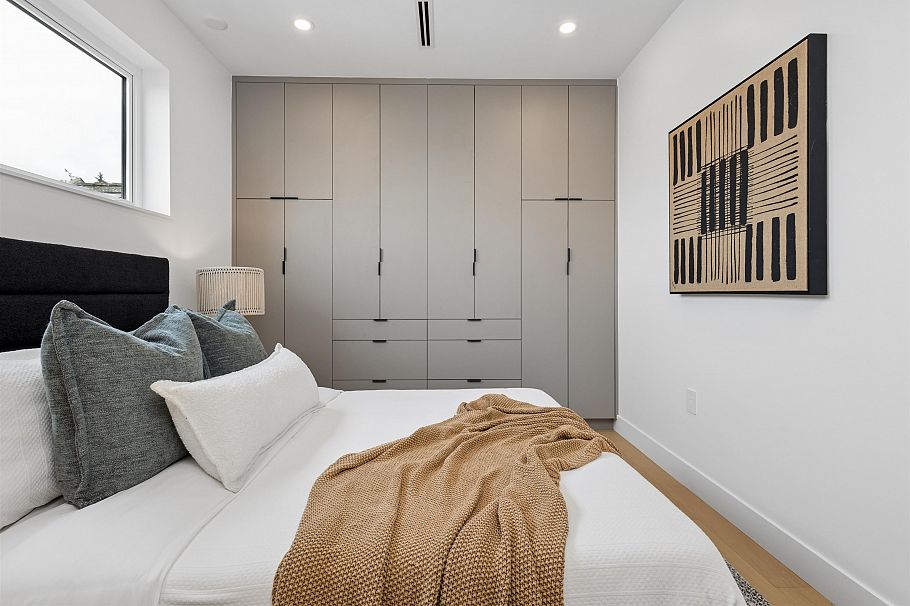 1 3637 E 46th Avenue Vancouver, BC - 27