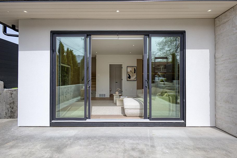 1 2425 Kitchener Street Vancouver, BC - 31