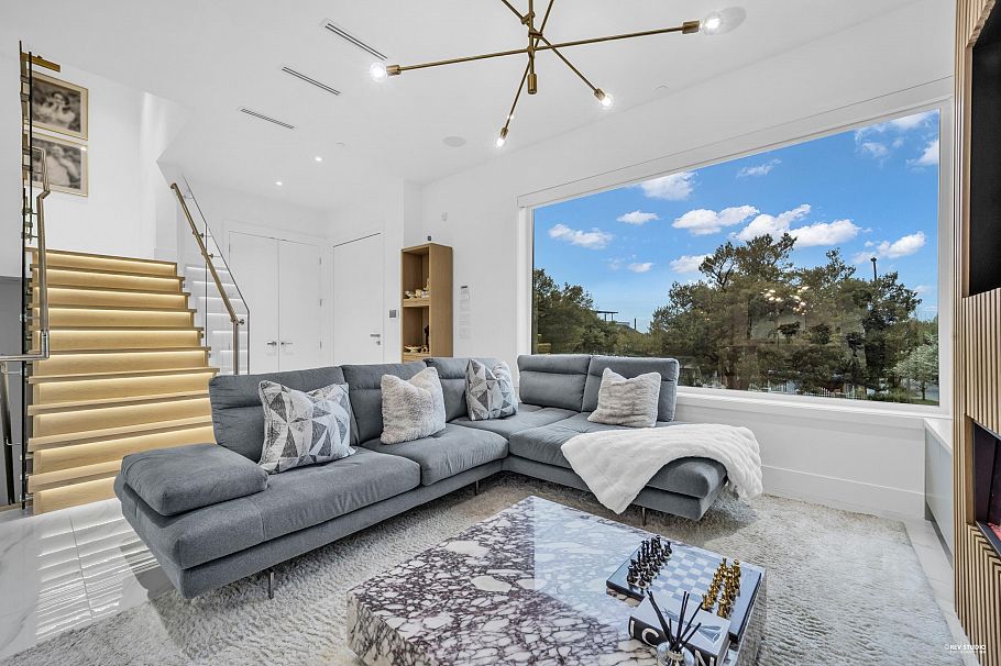 2796 E 4th Avenue Vancouver, BC - 7