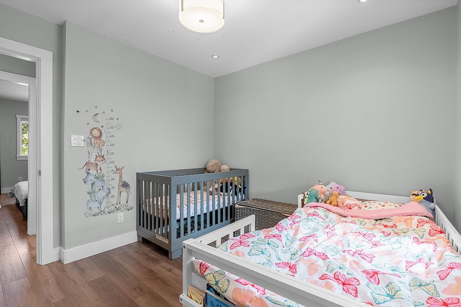 2576 E 27th Avenue Vancouver, BC - 15