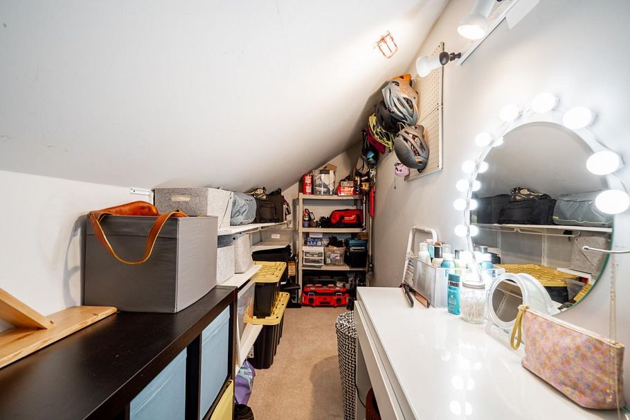 401 128 W 21st Street North Vancouver, BC - 19