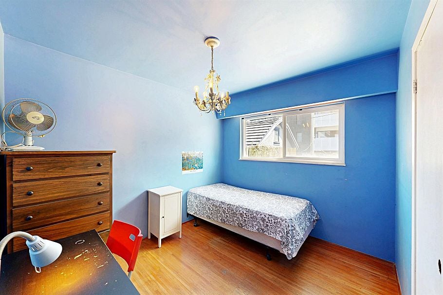 3752 Beatrice Street Vancouver, BC - 14