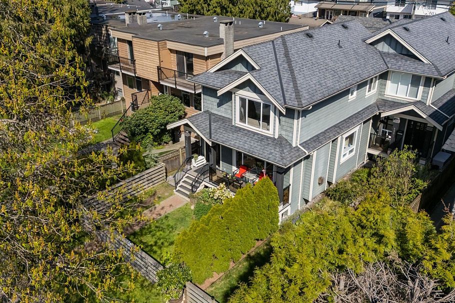 250 E 17th Street North Vancouver, BC - 39