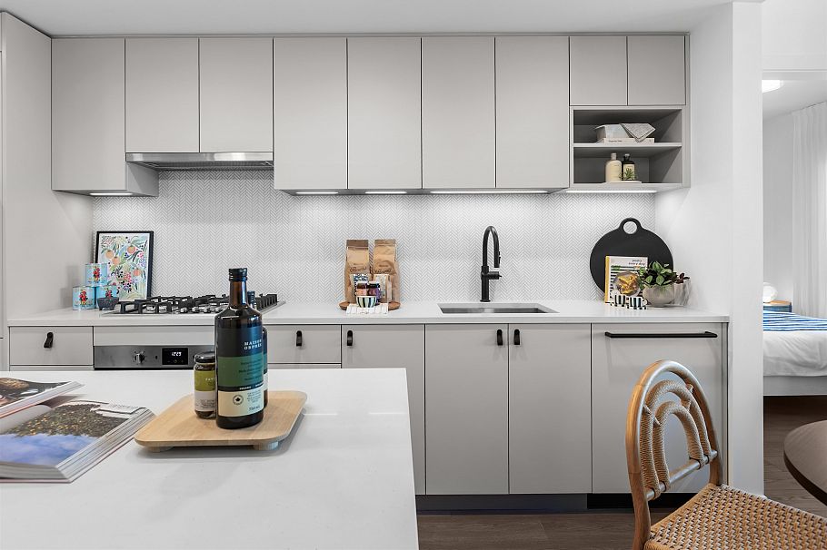 502 1680 E 12th Avenue Vancouver, BC - 4