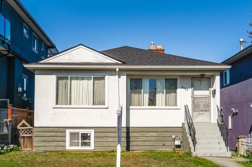 3383 Wellington Avenue Vancouver, BC - 1