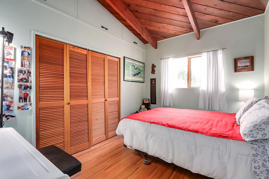 957 Essex Road North Vancouver, BC - 15