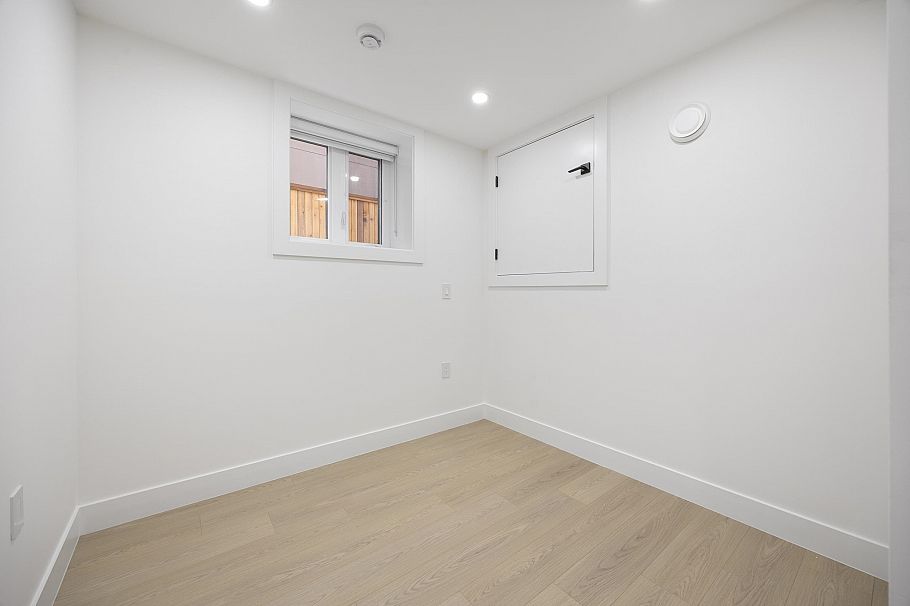 1 7361 Fraser Street Vancouver, BC - 31