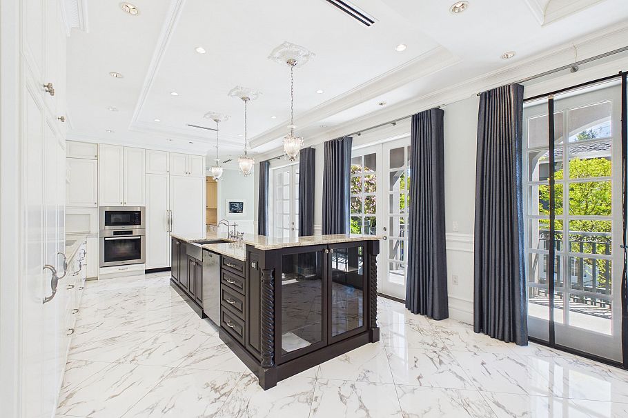 738 W 54th Avenue Vancouver, BC - 10