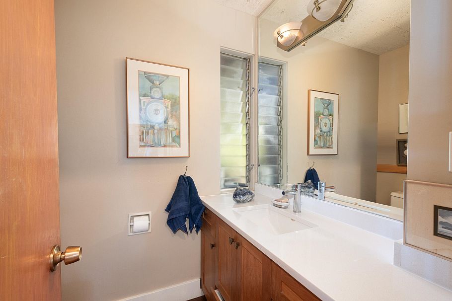 4455 Harris Place North Vancouver, BC - 15