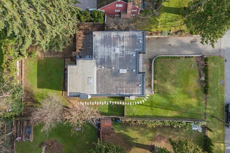 2518 Swinburne Avenue North Vancouver, BC - 33