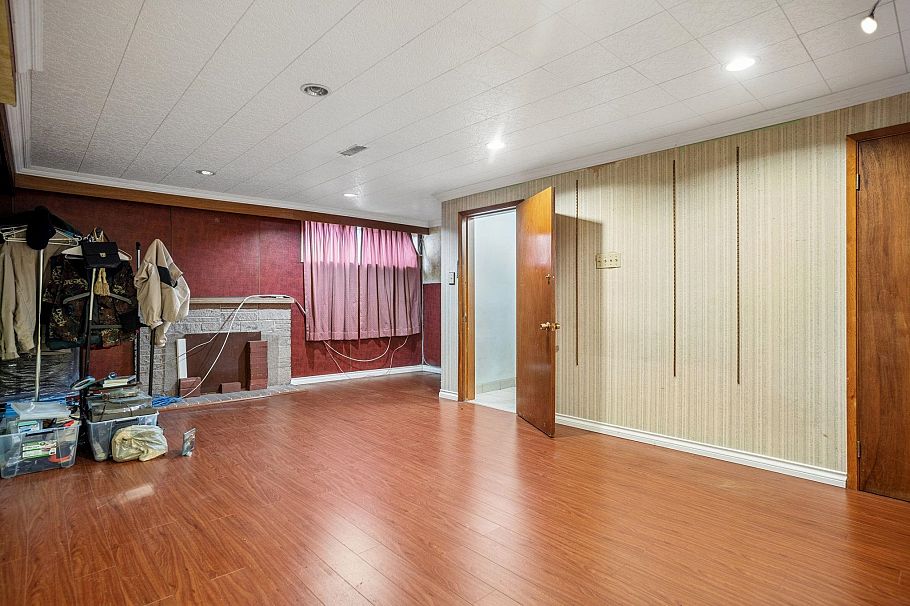 1388 E 60th Avenue Vancouver, BC - 24