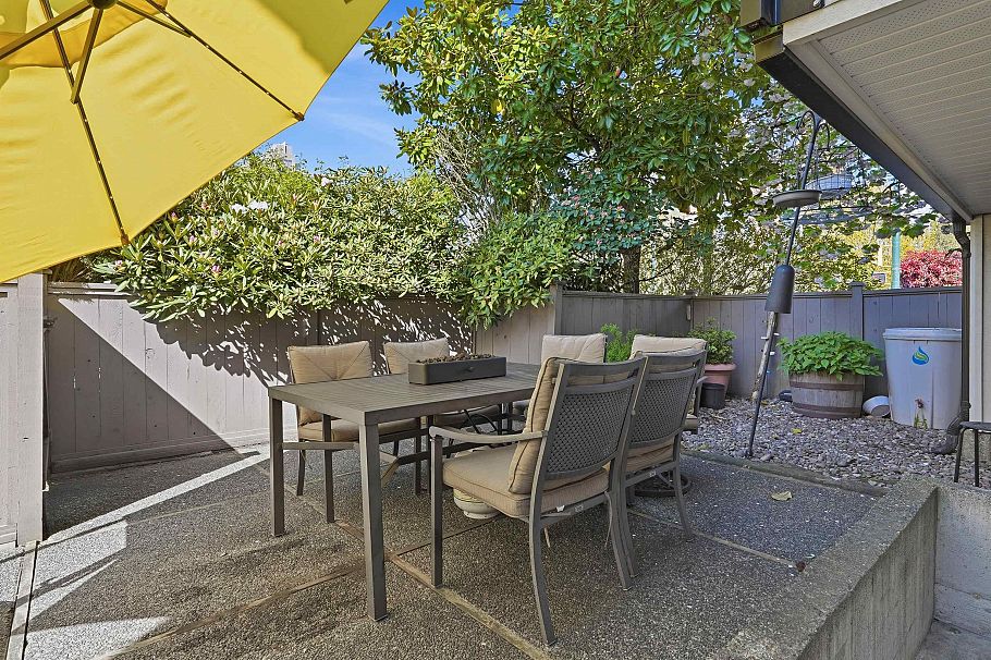 1 1606 W 10th Avenue Vancouver, BC - 1