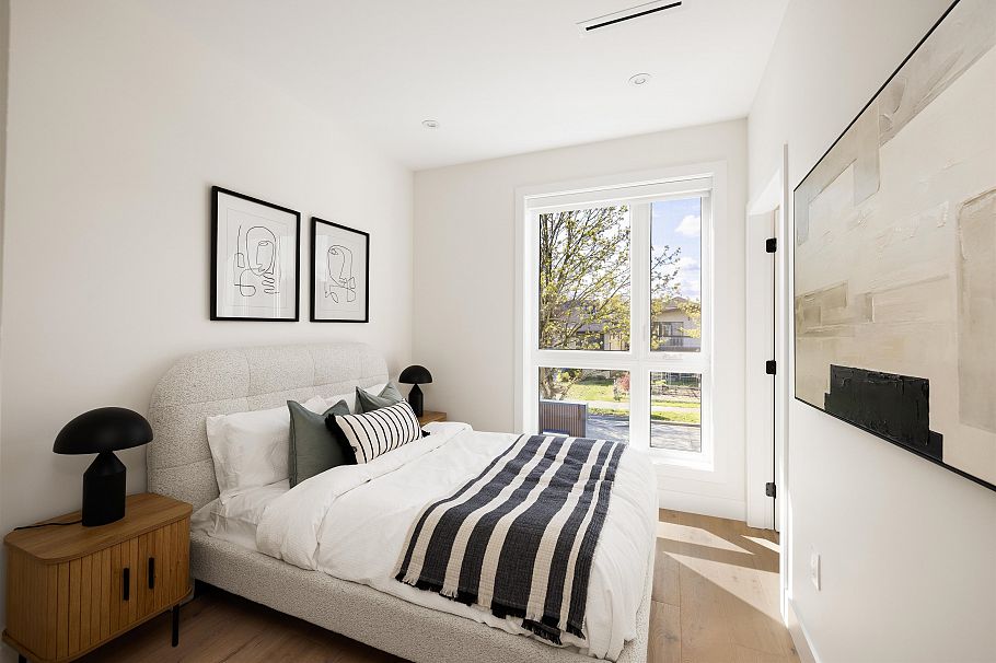 2 3141 E 19 Avenue Vancouver, BC - 17