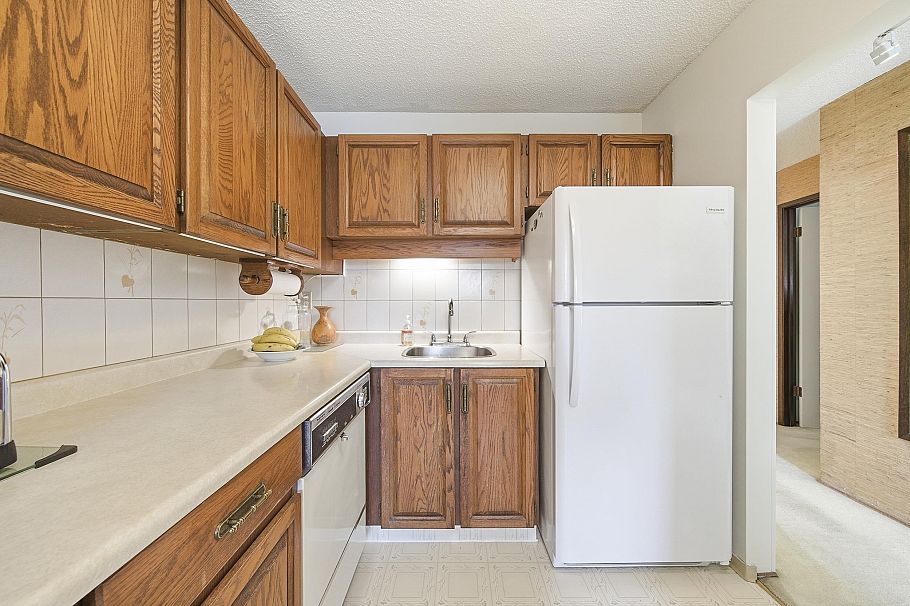 302 2320 Trinity Street Vancouver, BC - 10