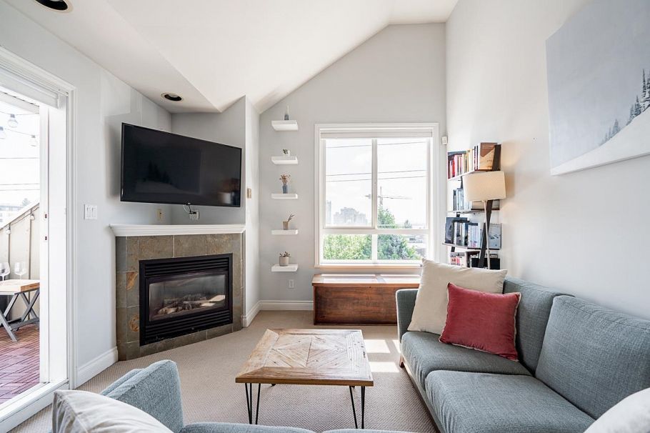 401 128 W 21st Street North Vancouver, BC - 4