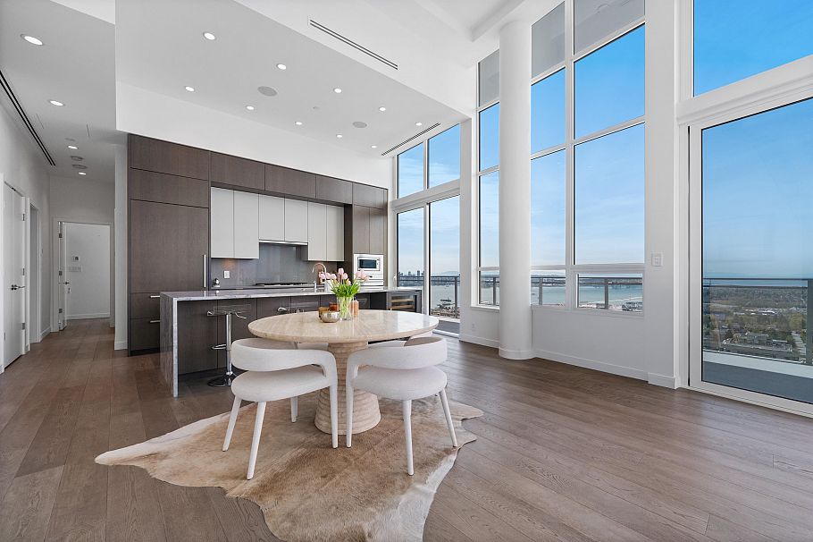 2403 125 E 14th Street North Vancouver, BC - 9