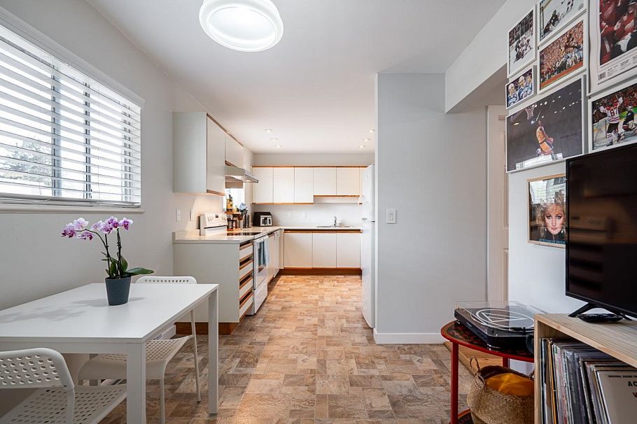 836 Roche Point Drive North Vancouver, BC - 5