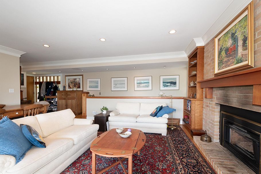 4455 Harris Place North Vancouver, BC - 10