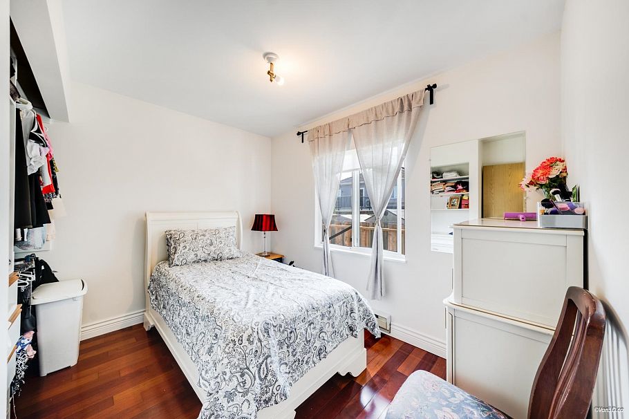 166 E 24th Avenue Vancouver, BC - 15