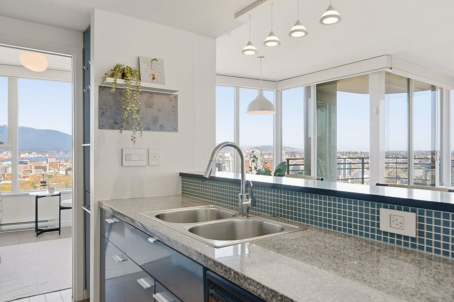 3302 33 Smithe Street Vancouver, BC - 5