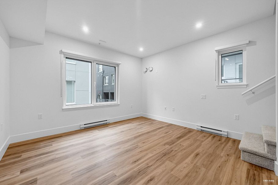 2071 E 1st Avenue Vancouver, BC - 18