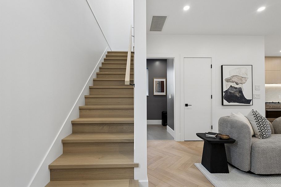 2 3639 E 46th Avenue Vancouver, BC - 17