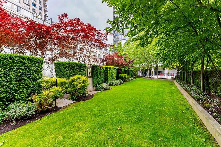 938 Beatty Street Vancouver, BC - 38