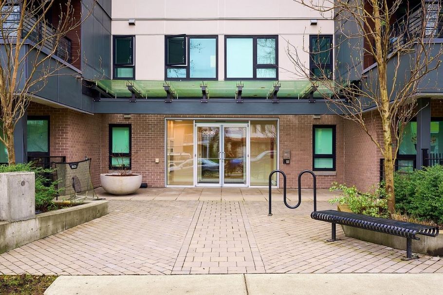 103 2666 Duke Street Vancouver, BC - 4